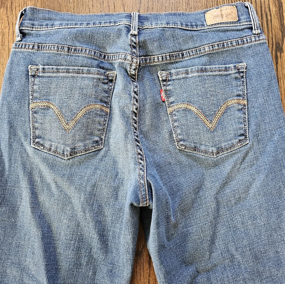 Levi's 515 Capri Cuffed Leg Medium Wash Jeans Size Women's 6 - Picture 5 of 11